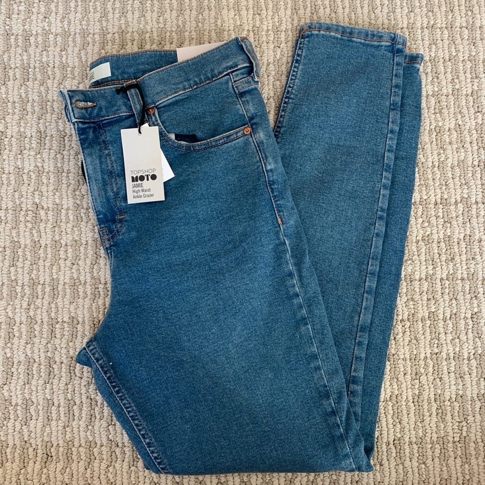 BRAND NEW high waisted jeans